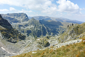 Fototapeta premium Landscape of Rila Mountain near Lovnitsa peak, Bulgaria
