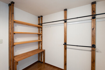 賃貸でのDIY 突っ張り棚とハンガーラック