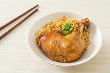 Dried Noodles with Braised Chicken