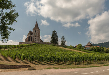 Fototapeta na wymiar Saint-Jacques-le-Majeur church in Hunawihr, Alsace, France