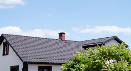 The roof of the dark color of the new house