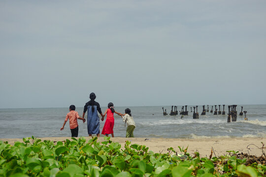Children at Kozhikode beach