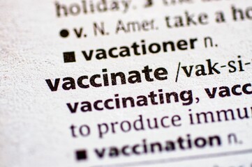 Obraz premium dictionary definition highlighted vaccinate