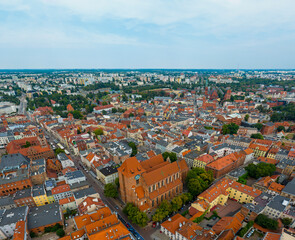 Fototapeta na wymiar Toruń, widok z lotu ptaka na katedrę Jana Chrziciela i Jana Ewangelisty