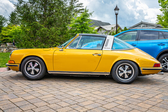 1973 Porsche 911 S Targa Coupe