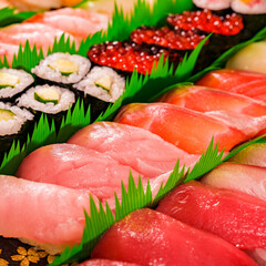 マグロ　大トロ　トロ　【 寿司桶 の 出前 の イメージ 】