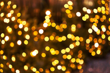  Picture of blurred lights christmas tree at street