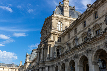 Fototapeta premium bulding of Louvre