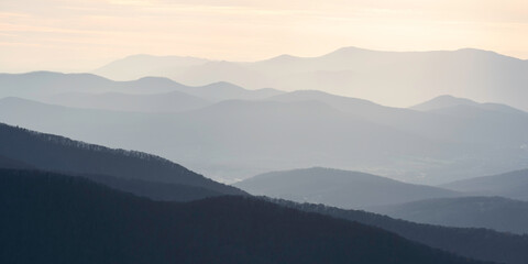 Obraz premium Classic view of the many layers of the the Appalachian Blue Ridge Mountains viewed from Shenandoah National Park in Virginia, USA.