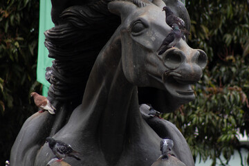 estatua de un caballo, Simon Bolivar 