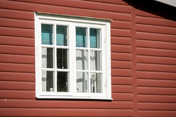 window with red shutters, åre, jämtland, sweden, sverige, sommar, årstid,norrland