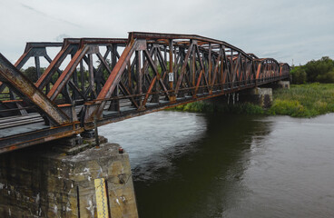 Fototapeta na wymiar abandoned railway bridge