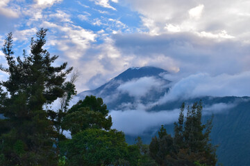 Obraz na płótnie Canvas Volcan Tungurahua Equateur Amérique latine