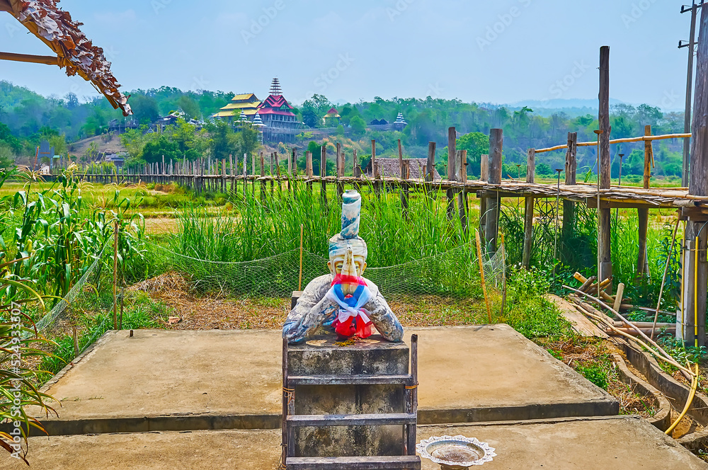 Wall mural The shrine at the Su Tong Pae bamboo bridge, Mae Hong Son suburb, Thailand