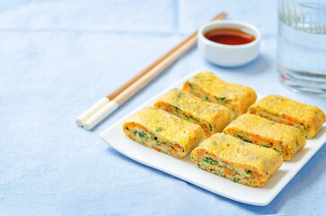 Tamagoyaki. Korean egg rolls