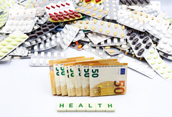 Concept of savings, price of medicines, and medicine and health.