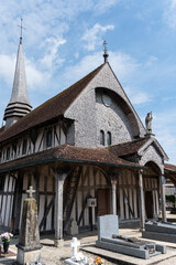 Fototapeta na wymiar Église Saint-Jacques-et-Saint-Philippe de Lentilles