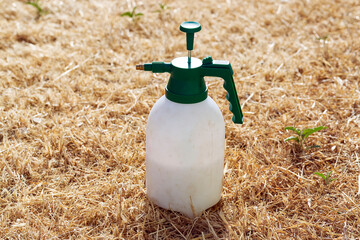Pressure Hand garden sprayer for plants. 2 liter disinfectant manual sprayer. Sprayer adjustable...