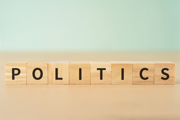 政治・政治学のイメージ｜「POLITICS」と書かれたブロック
