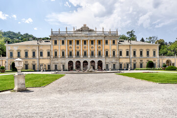 Fototapeta na wymiar The gardens and architecture of Villa Olmo at Lake Como, Italy