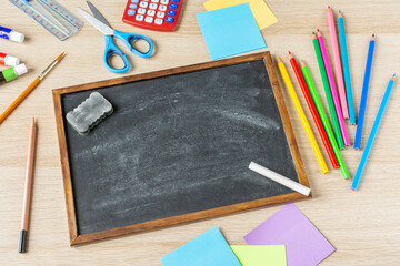 Ardoise vierge pour texte lire, et fournitures scolaires