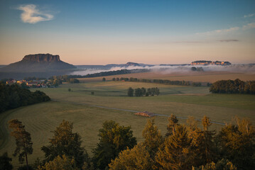 Morgendlicher Blick vom Rauenstein in der Sächsischen Schweiz.