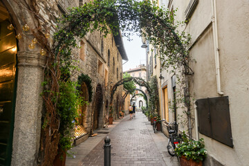 Fototapeta na wymiar Idyllic scenery and architecture on the streets and pathways around Lake Como, Italy