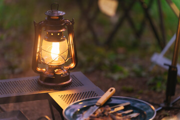 ランタン　キャンプ　アウトドア　夜　ライト