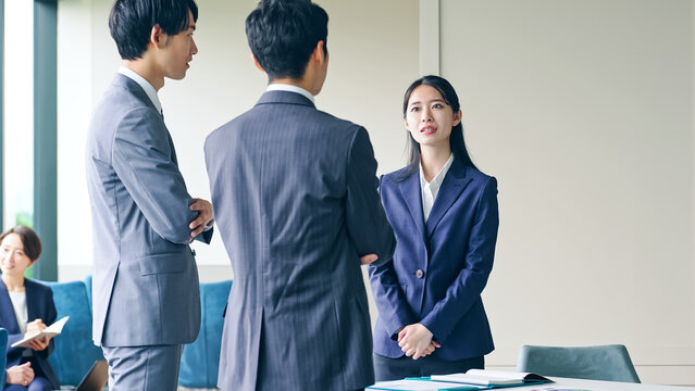 「口説く」の画像 - 28,974 件の Stock 写真、ベクターおよびビデオ | Adobe Stock