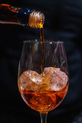 Aperitivo de naranja con hielo 