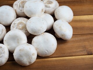 신선한 유기농 양송이 버섯