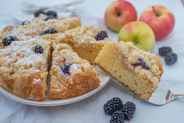 berry streusel pie with apples
