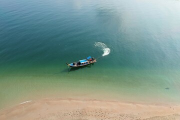 Obraz premium boat on the sea