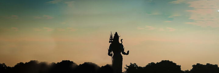 Fototapeta na wymiar beautiful sculpture of lord shiva at haridwar.