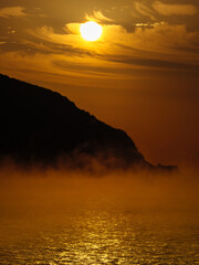 海霧と朝日