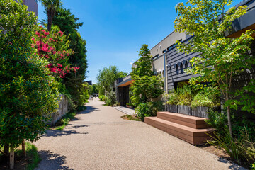 下北沢駅〜世田谷代田駅間に整備された緑豊かな遊歩道（2022年7月）