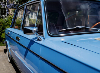 Obraz premium vintage blue car.