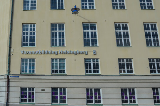 Vuxenutbildning Helsingborg. Integration and profession school for adults and immigrants.