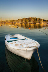 Letni widok łodzi na Adriatyku w Chorwacji