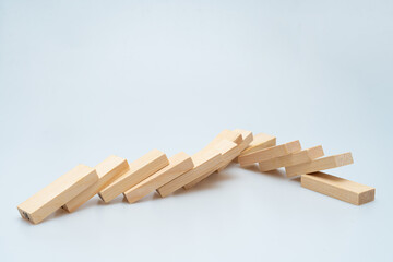 Expressing various concepts such as dominoes and business using wood jenga