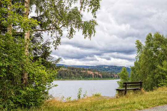 Wandern im Harz, am Granestausee, Granetalsperre, Bank f&uuml;r Pause