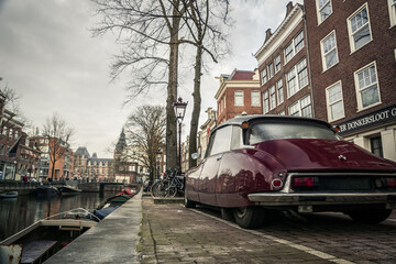 Fototapeta premium Oldtimer in Amsterdam