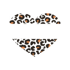 Fototapeta premium Heart shaped cheetah shirt pattern background Leave space for adding text. Isolated on background