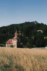Die Kirche im Tal 