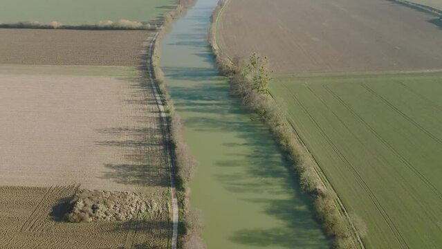 vue arien printani&egrave;re de la marne et de ses champs