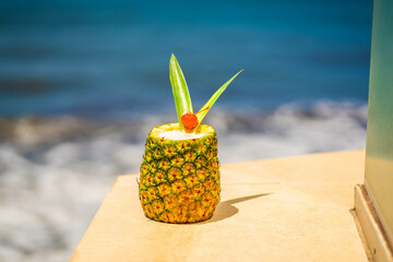 Deliciosa bebida refrescante en la playa