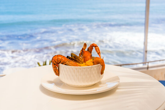 Deliciosos mariscos en un restaurante de playa