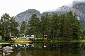 Fototapeta na wymiar Camping en Norvège