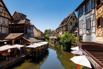 Fototapeta na wymiar water canal in Petite Venise oldtown of Colmar in Alsace