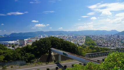 Obraz premium 聖通寺山山頂展望台サン・アンジェリーナ（St.ANGELINA）結婚式場から見る瀬戸大橋・瀬戸内海